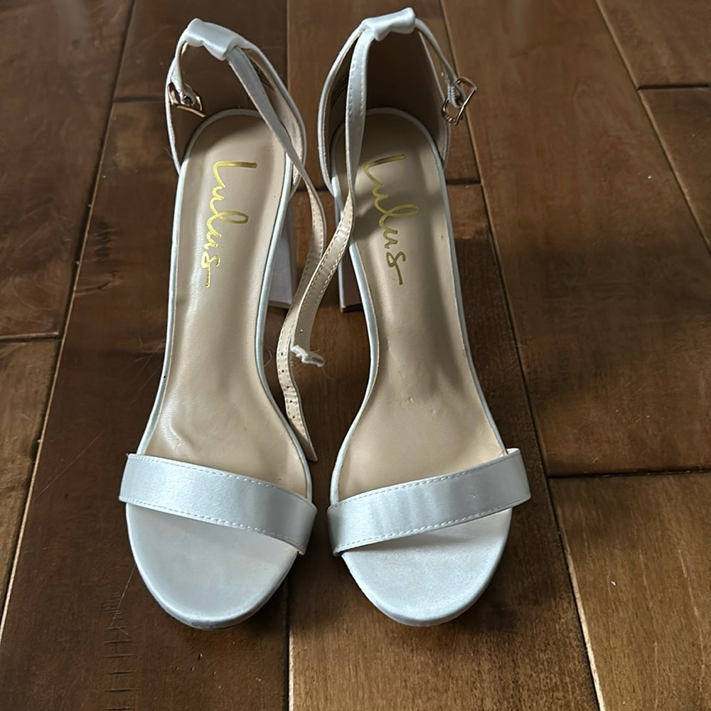 Taylor Ivory Satin Ankle Strap Heels
Lulus Wedding Shoe New